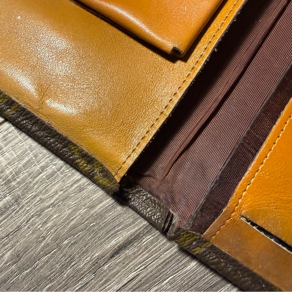 Louis Vuitton Wallet - Picture 11 of 11